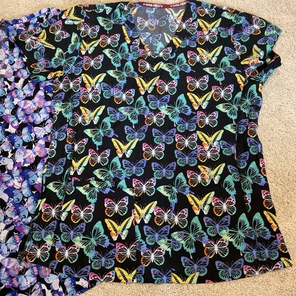 2 Divine Stretch Scrub Top Size M Multicolor Butterflies Pockets Medical Dental - Picture 2 of 12